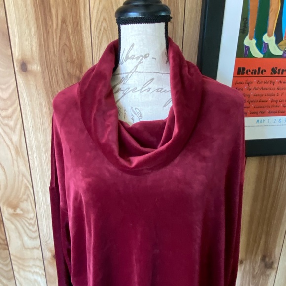 Soft velour cowl next top - Picture 2 of 7